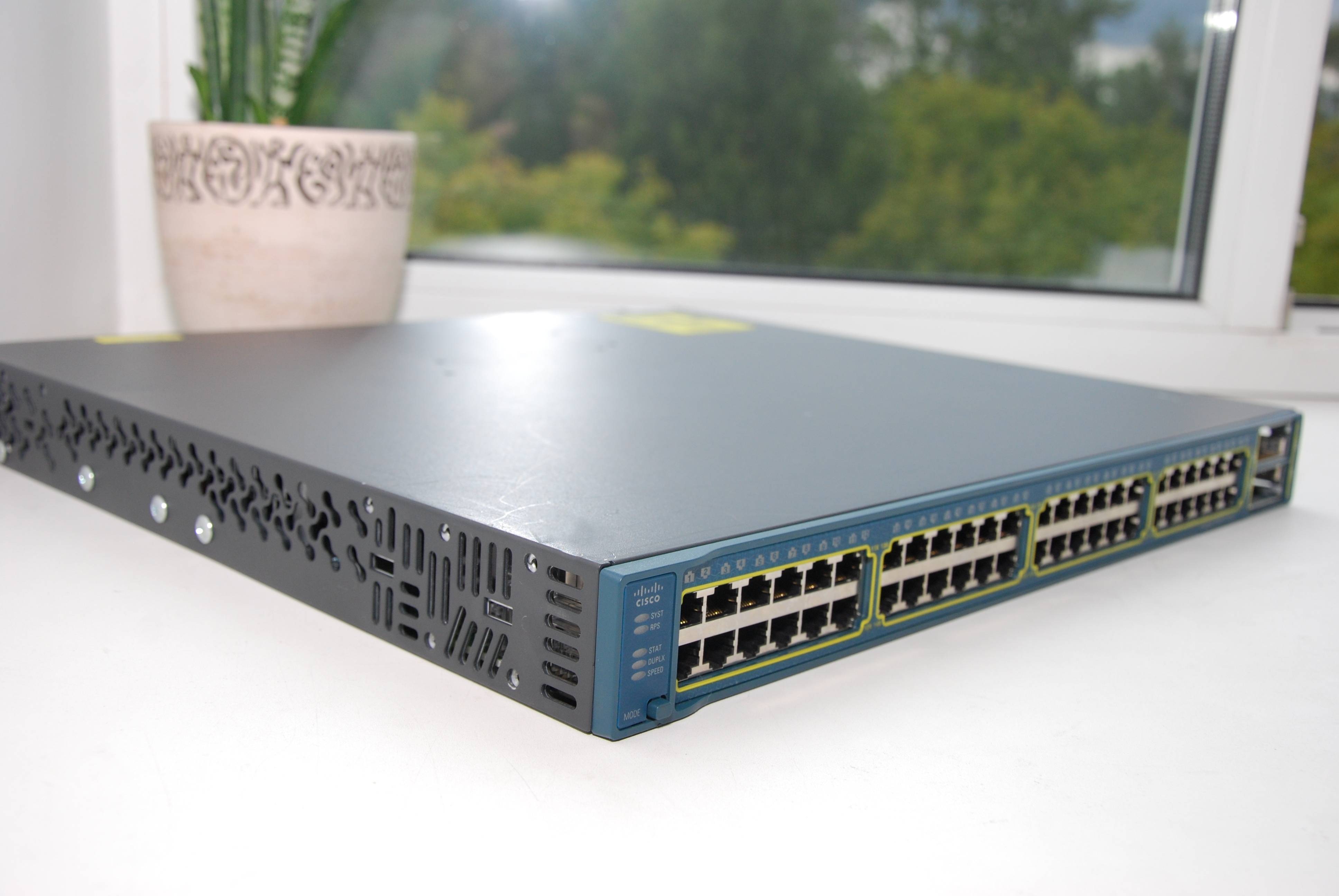 Cisco Catalyst WS-C3560E-48TD-S