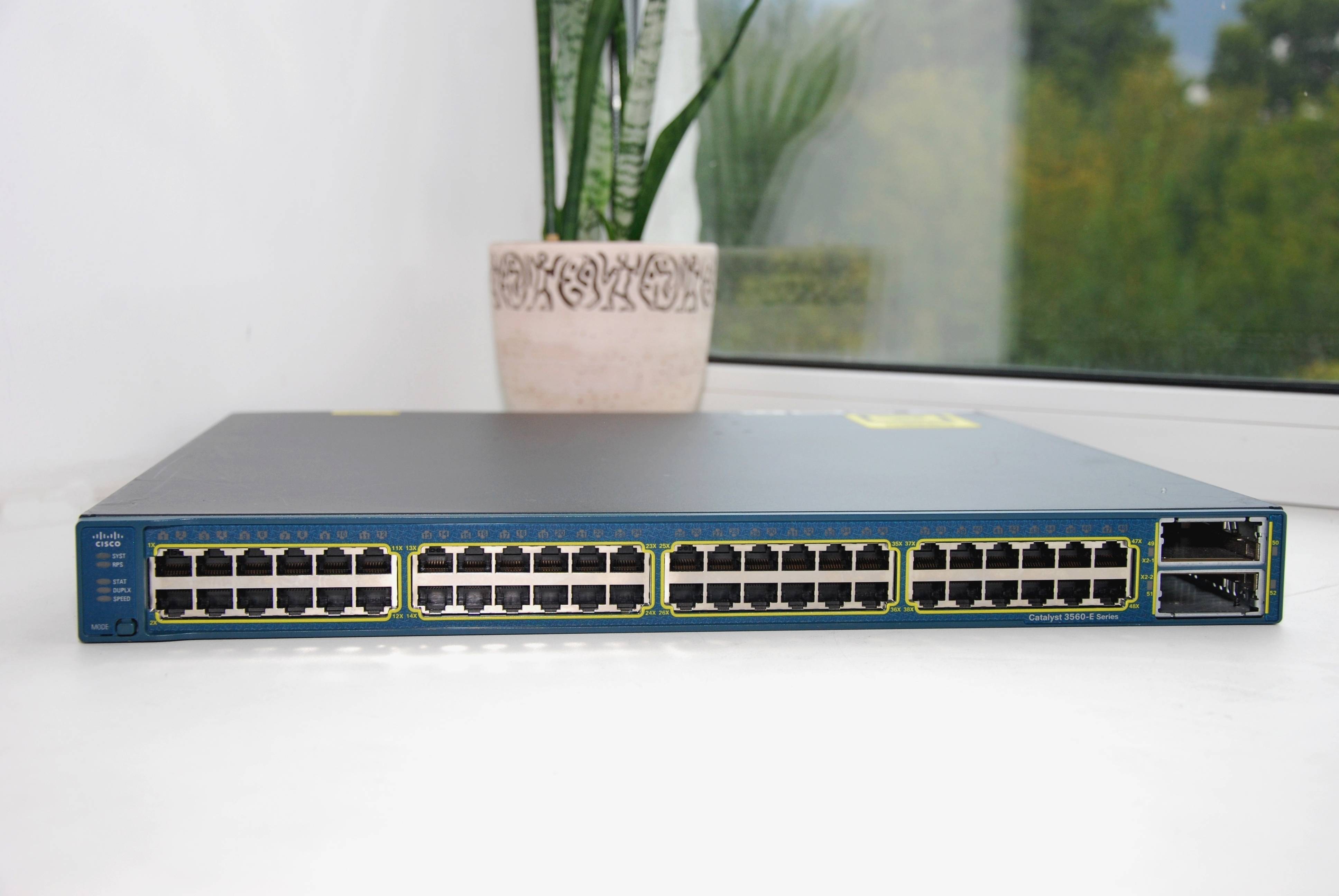 Cisco Catalyst WS-C3560E-48TD-S